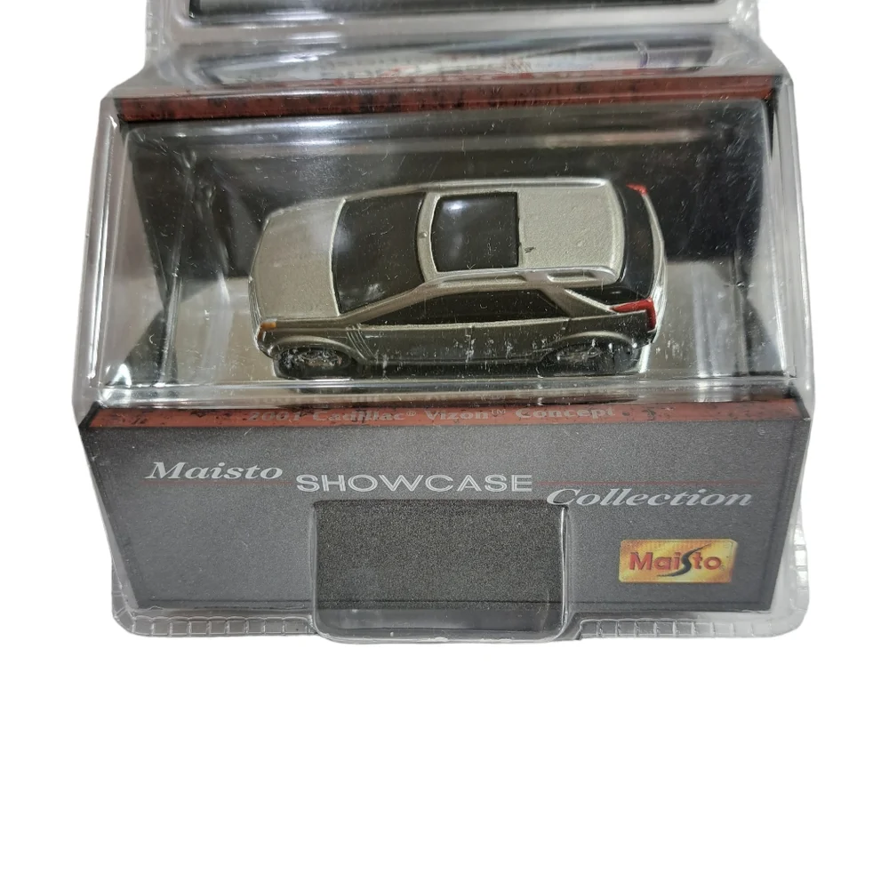 Maisto 2001 Grey Cadillac Vizon Concept‎ SUV Showcase Collection Die-Cast